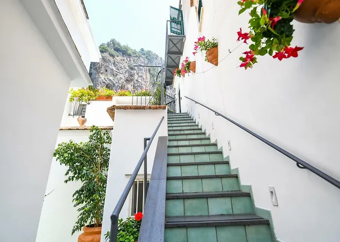 招待所 Valle D'amalfi 4*